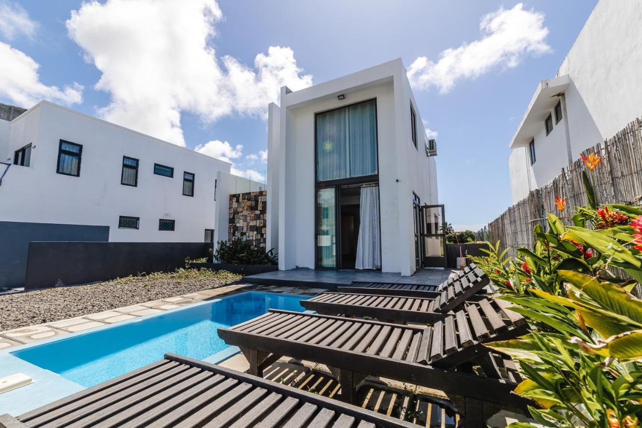 Viccos - Brand New In Villa *